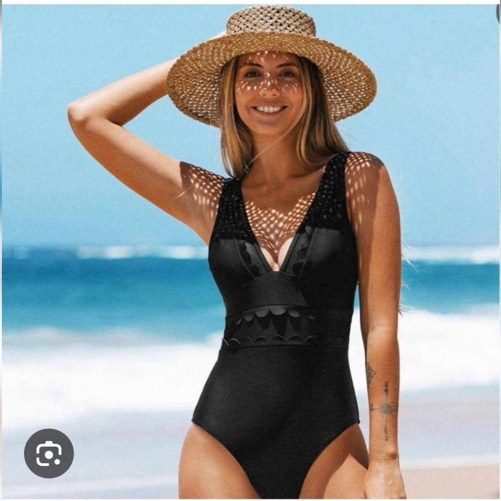 NWT Cupshe Black One Piece With Scallop Detail